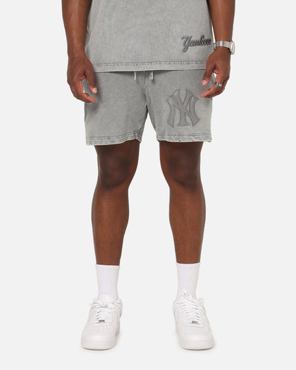 Pro Standard New York Yankees Washed Classic Shorts Washed Grey