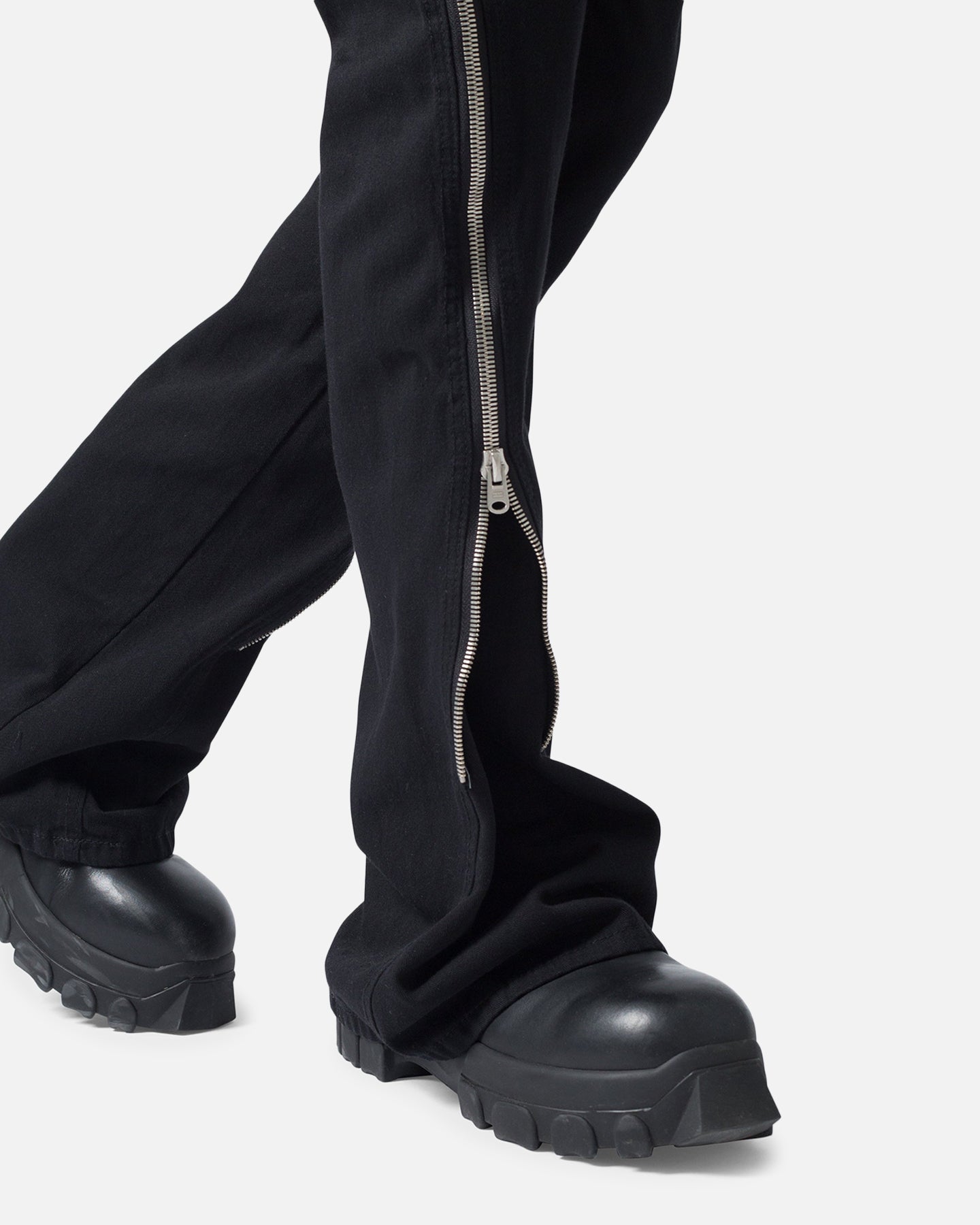 MNML D519 Zipper Flare Denim Jeans Black | Culture Kings US