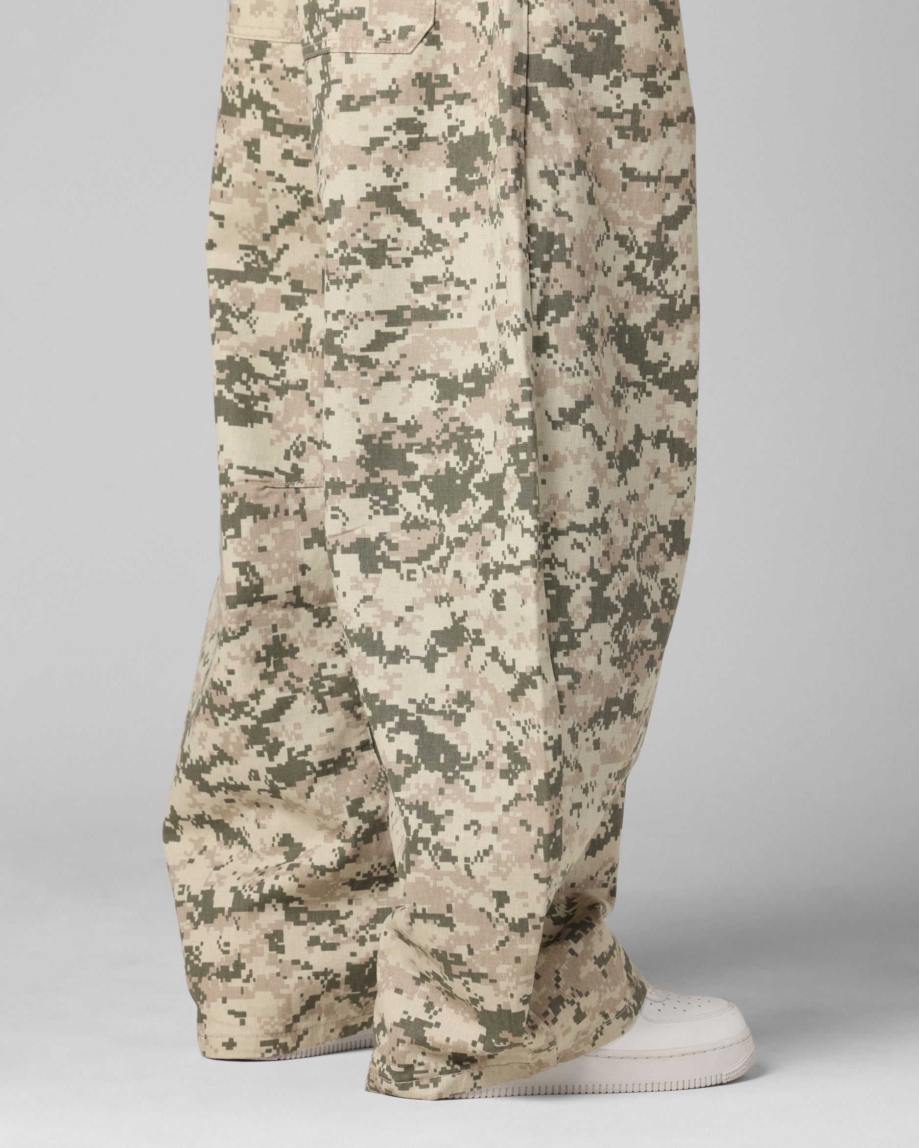 Loiter F-16 Balloon Jeans Digi Camo | Culture Kings US