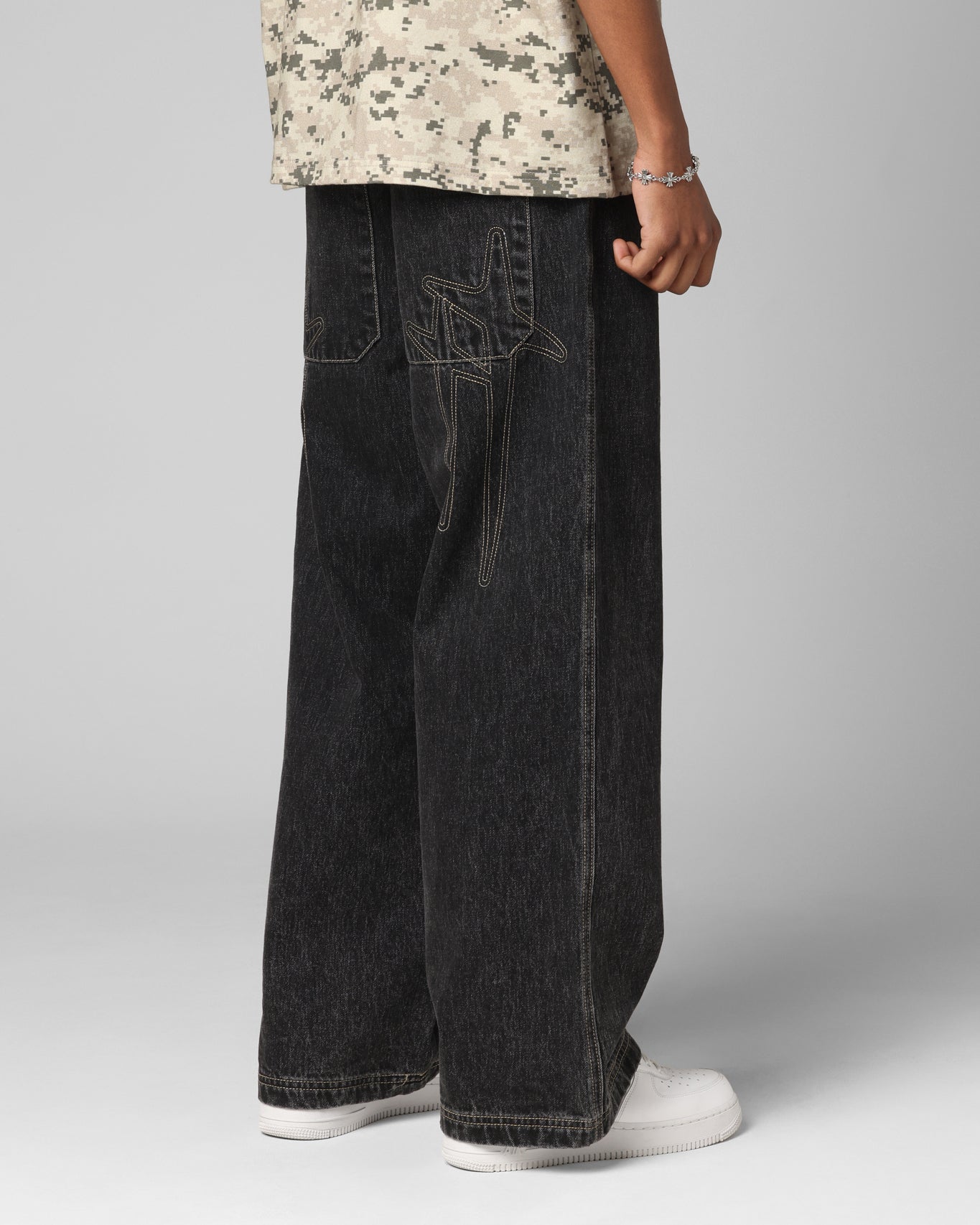 Loiter Star Born Jeans Vintage Black | Culture Kings US