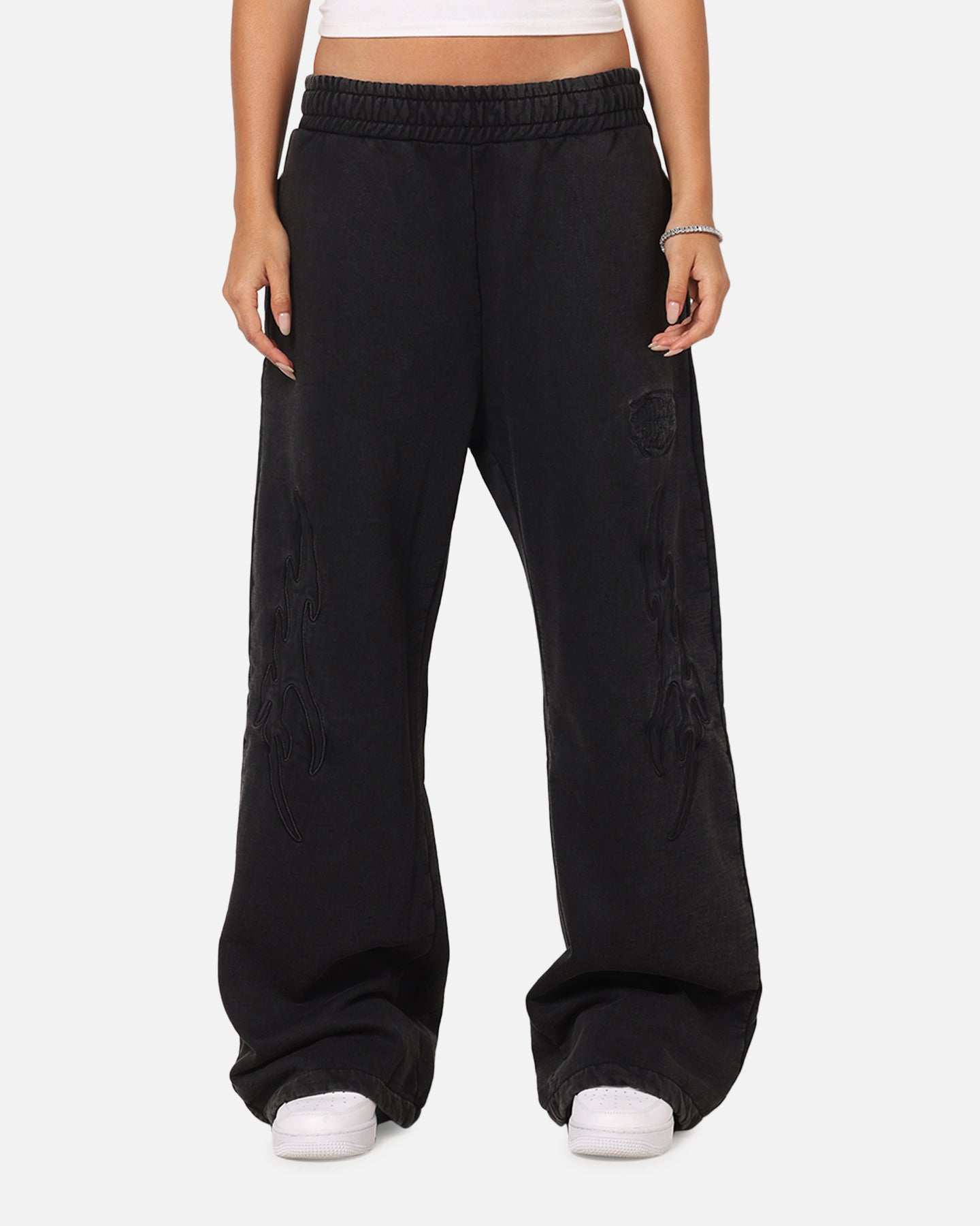 Saint Morta Crested Wing Sweatpants Washed Black | Culture Kings US