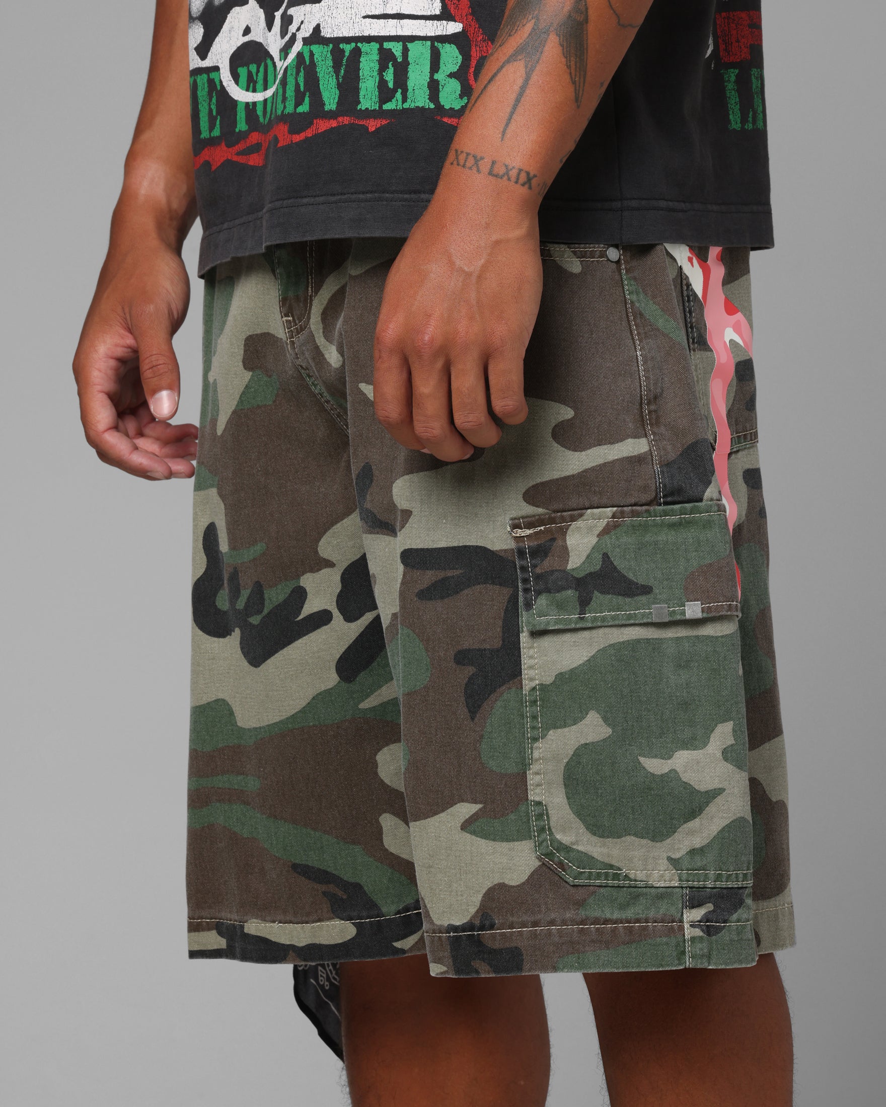 Loiter Star Born Cargo Shorts Camo | Culture Kings US