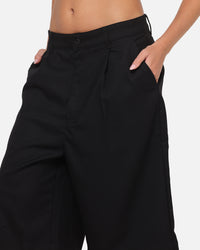 Carre Heritage Pleated Shorts Black