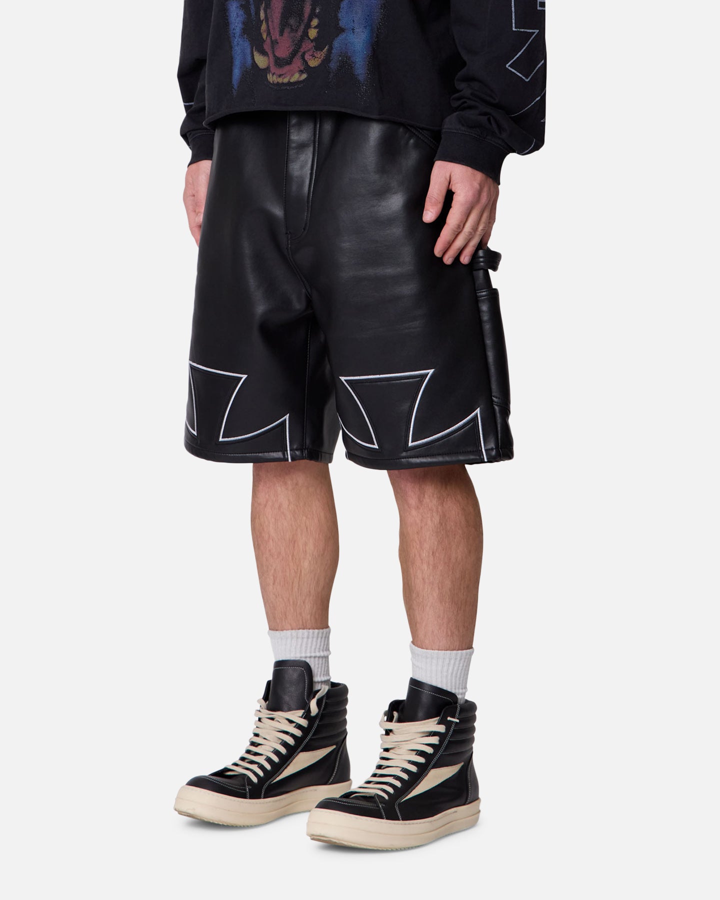 パンツ FCRB SYNTHETIC LEATHER SHORTS M MNML Ultra Baggy Iron Cross Leather Shorts Black | Culture Kings US