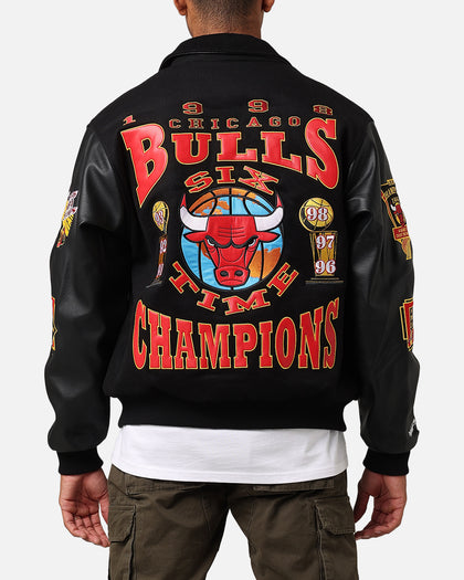 Mitchell & Ness Chicago Bulls Dynasty Jacket Black