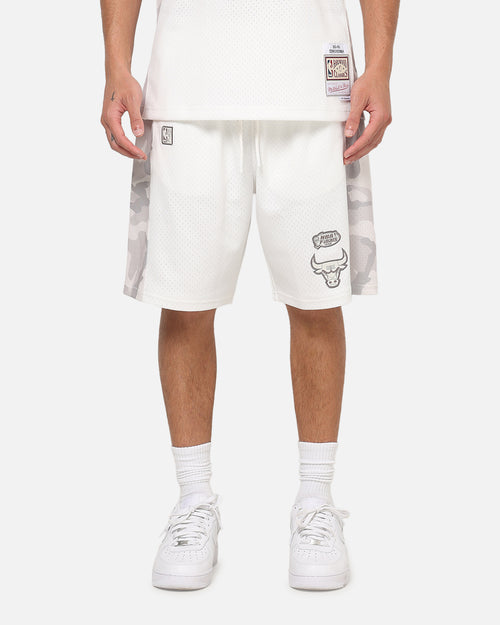 Mitchell & Ness Chicago Bulls Snow Camo Authentic Mesh Shorts White