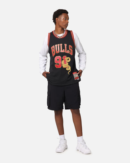 Mitchell & Ness Chicago Bulls Dennis Rodman 1997 Swingman Jersey Black/Gold