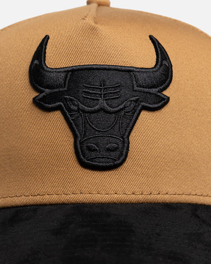 New Era Chicago Bulls "Wheat Black Suede" 9Forty A-Frame Snapback Beige/Khaki