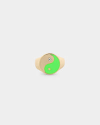 Wild For The Weekend Yin Yang Signet Ring (Medium) Gold