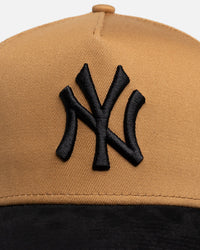 New Era New York Yankees "Wheat Black Suede" 9Forty A-Frame Snapback Beige/Khaki
