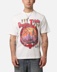 Mitchell & Ness Chicago Bulls 'UNC To Chicago' Stadium Banner T-Shirt Vintage White