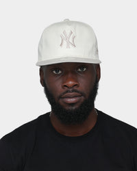 New Era New York Yankees Old Golfer Snapbck Chrome White