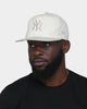 New Era New York Yankees Old Golfer Snapbck Chrome White