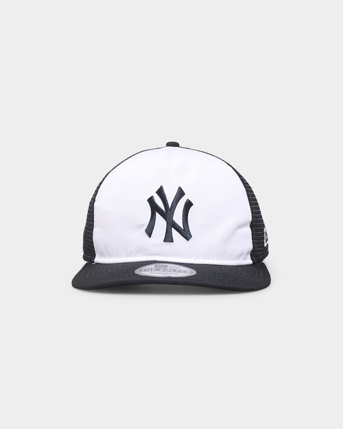 New Era New York Yankees 'Team Two-Tone' Prolight Old Golfer Trucker Snapback White/OTC