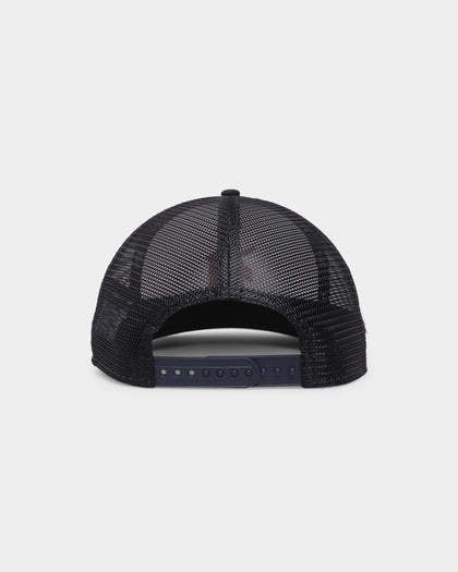 New Era Detroit Tigers 'Team Two-Tone' Prolight Old Golfer Trucker Snapback White/OTC