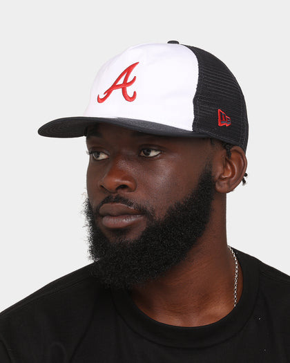 New Era Atlanta Braves 'Team Two-Tone' Prolight Old Golfer Trucker Snapback White/OTC