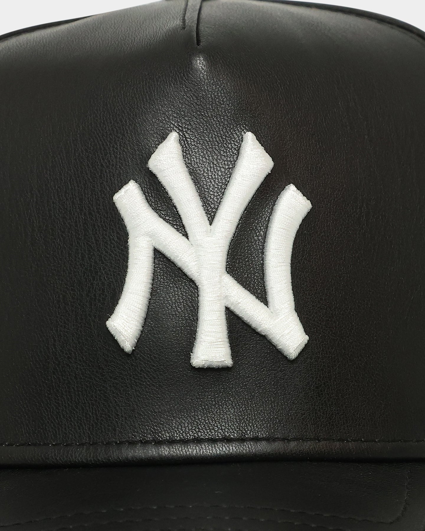New Era New York Yankees 'PU Leather' 9FORTY K-Frame Strapback