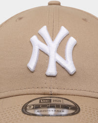 New Era New York Yankees 'Camel White' 9FORTY Casual Strapback Tumbleweed/White
