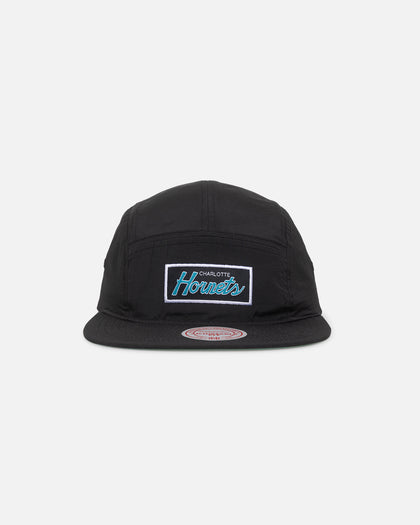 Mitchell & Ness Charlotte Hornets Team Logo Camper Strapback Black