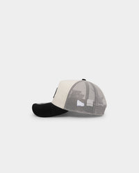 New Era Los Angeles Dodgers '2-Tone Corduroy' Trucker Snapback Chrome/Black