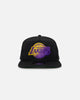 New Era Los Angeles Lakers Golfer Pre-Curved Snapback Black/OTC
