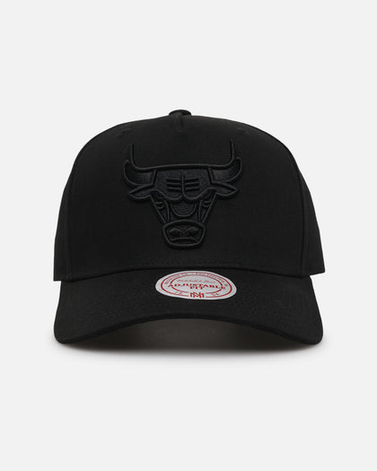 Mitchell & Ness Chicago Bulls 'Black Team Logo' Snapback Black