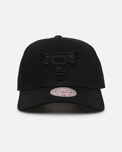 Mitchell & Ness Chicago Bulls 'Black Team Logo' Snapback Black