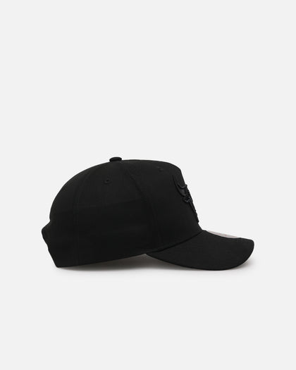 Mitchell & Ness Chicago Bulls 'Black Team Logo' Snapback Black