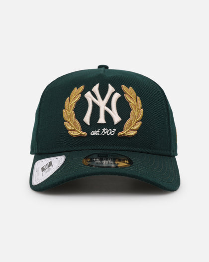 New Era New York Yankees 'Heritage Golf' Pre-Curved Golfer Snapback Cilantro Green