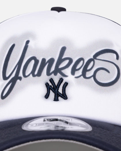 New Era New York Yankees 'Airbrush' 9FORTY A-Frame Trucker Snapback White/OTC