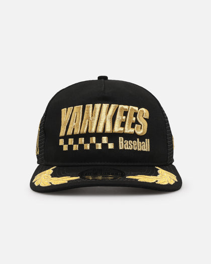 New Era New York Yankees 'Podium Pack' Pre-Curved Golfer Trucker Snapback Black/Metallic Gold