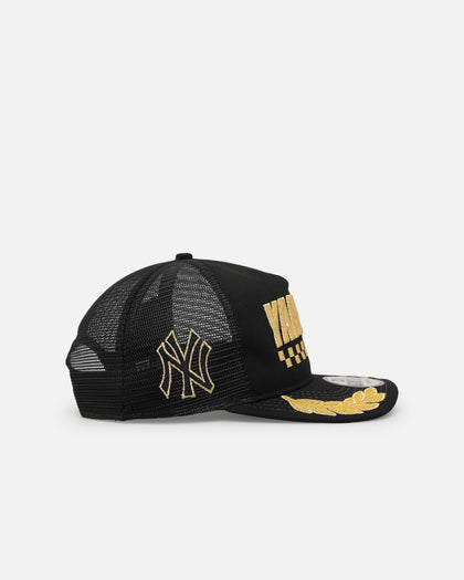 New Era New York Yankees 'Podium Pack' Pre-Curved Golfer Trucker Snapback Black/Metallic Gold