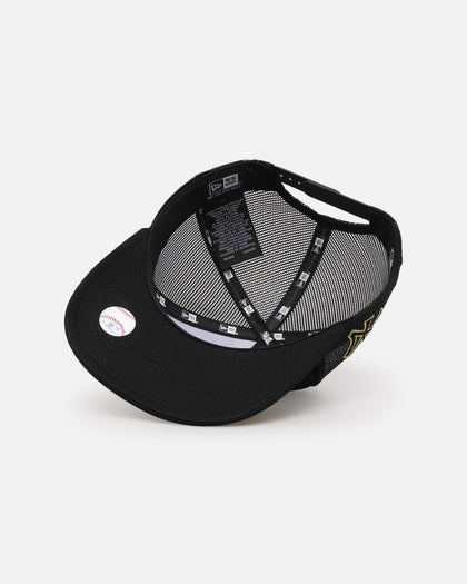 New Era New York Yankees 'Podium Pack' Pre-Curved Golfer Trucker Snapback Black/Metallic Gold