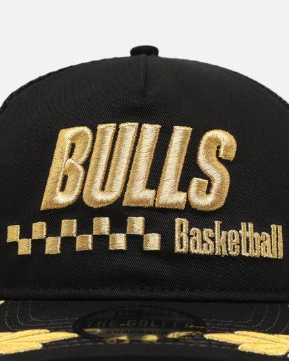 New Era Chicago Bulls 'Podium Collection' Pre-Curved Golfer Trucker Snapback Black/Metallic Gold