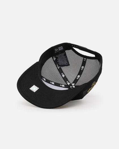 New Era Chicago Bulls 'Podium Collection' Pre-Curved Golfer Trucker Snapback Black/Metallic Gold
