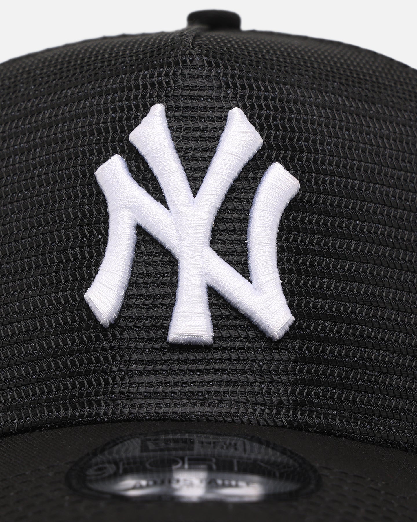 New Era New York Yankees 'Black All Over Mesh' 9FORTY A-Frame