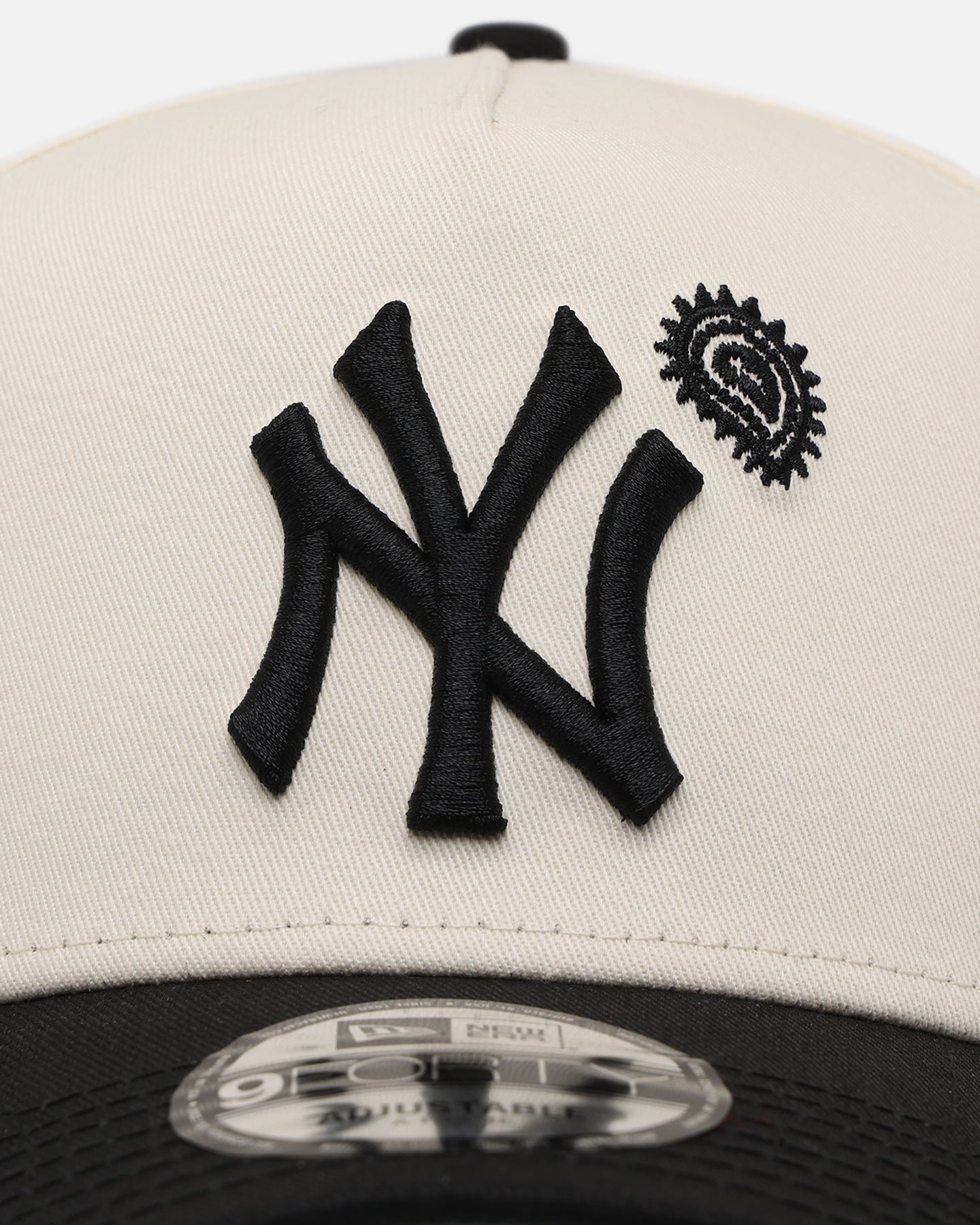 New Era New York Yankees 'Paisley Hit' 9FORTY A-Frame Snapback