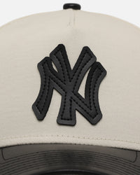 New Era New York Yankees 'Leather Visor' 9FORTY A-Frame Snapback Chrome White/Black