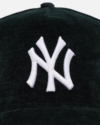 New Era New York Yankees 'Plush Chenille' 9FORTY A-Frame Snapback Dark Green