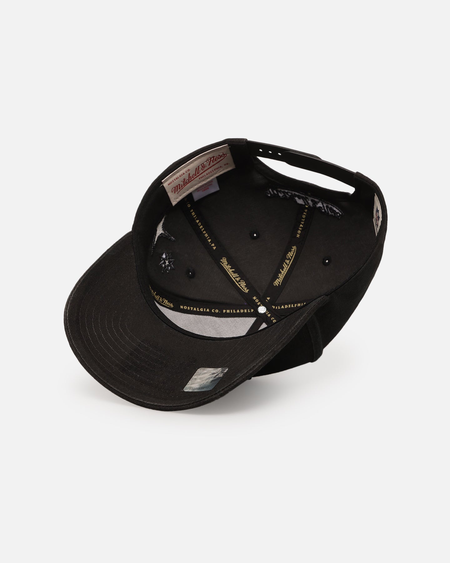 Mitchell & Ness Las Vegas Raiders 'Starburst' Pro Pinch Snapback