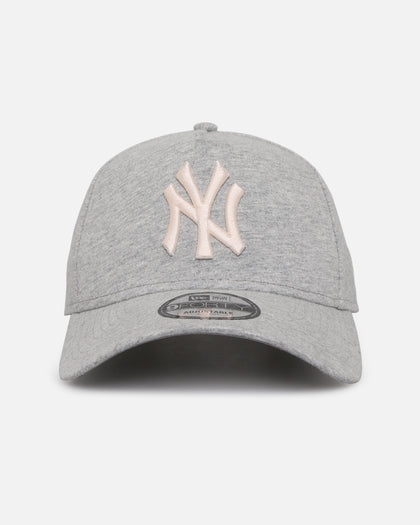 New Era New York Yankees 'Cozy' 9FORTY A-Frame Strapback Heather Grey