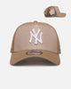 New Era New York Yankees 'Polychromatic Mesh' 9FORTY A-Frame Snapback Camel