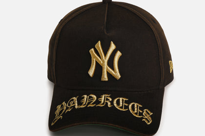 New Era New York Yankees 'Washed Black Gothic Script' 9FORTY A-Frame Snapback Black