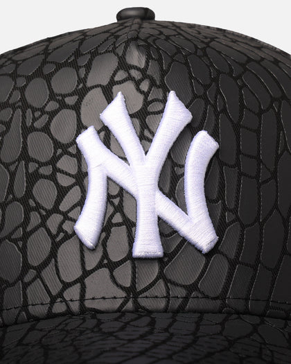 New Era New York Yankees 'Croc Skin' 9FORTY A-Frame Snapback Black