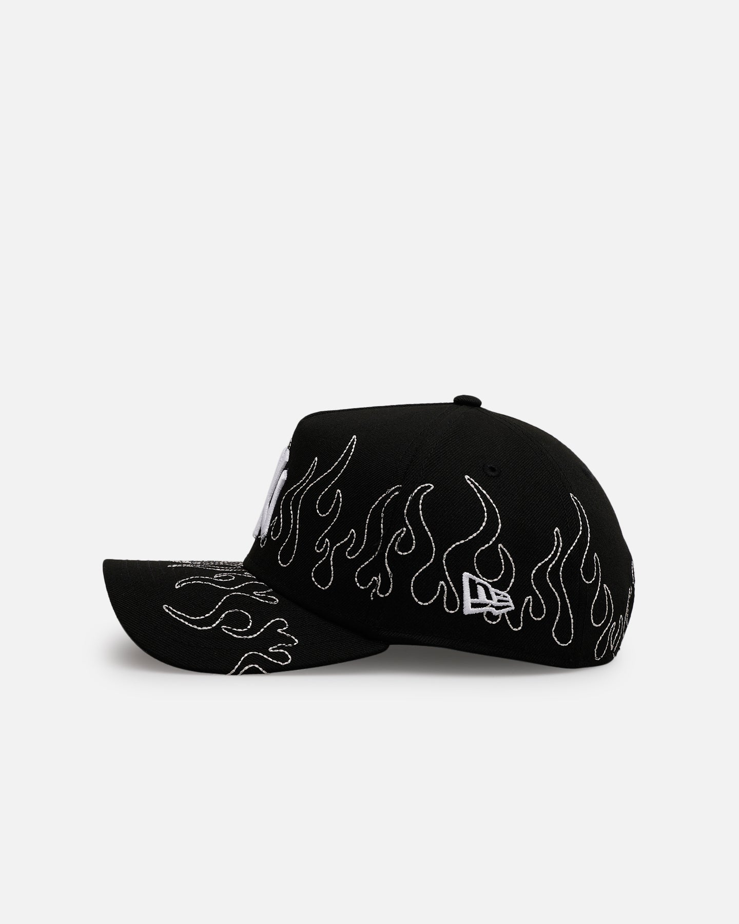 New Era New York Yankees 'Outline Flames' 9FORTY A-Frame Snapback