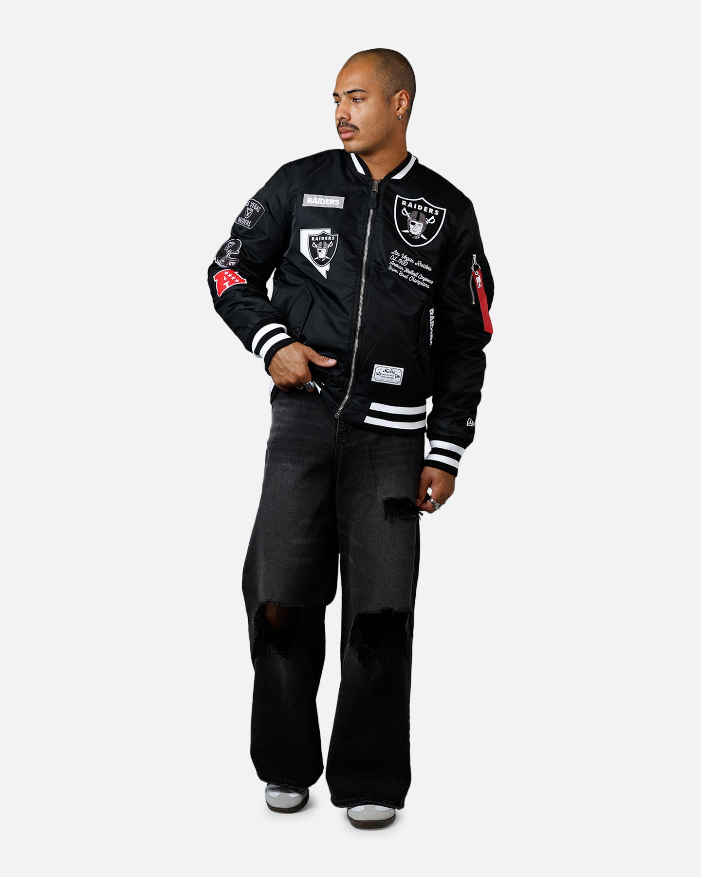 【美品激安】ALPHA×NFL×NEWERAコラボRAIDERS MA1 2XL New Era X Alpha Series X NFL Las Vegas Raiders MA-1 Bomber Jacket