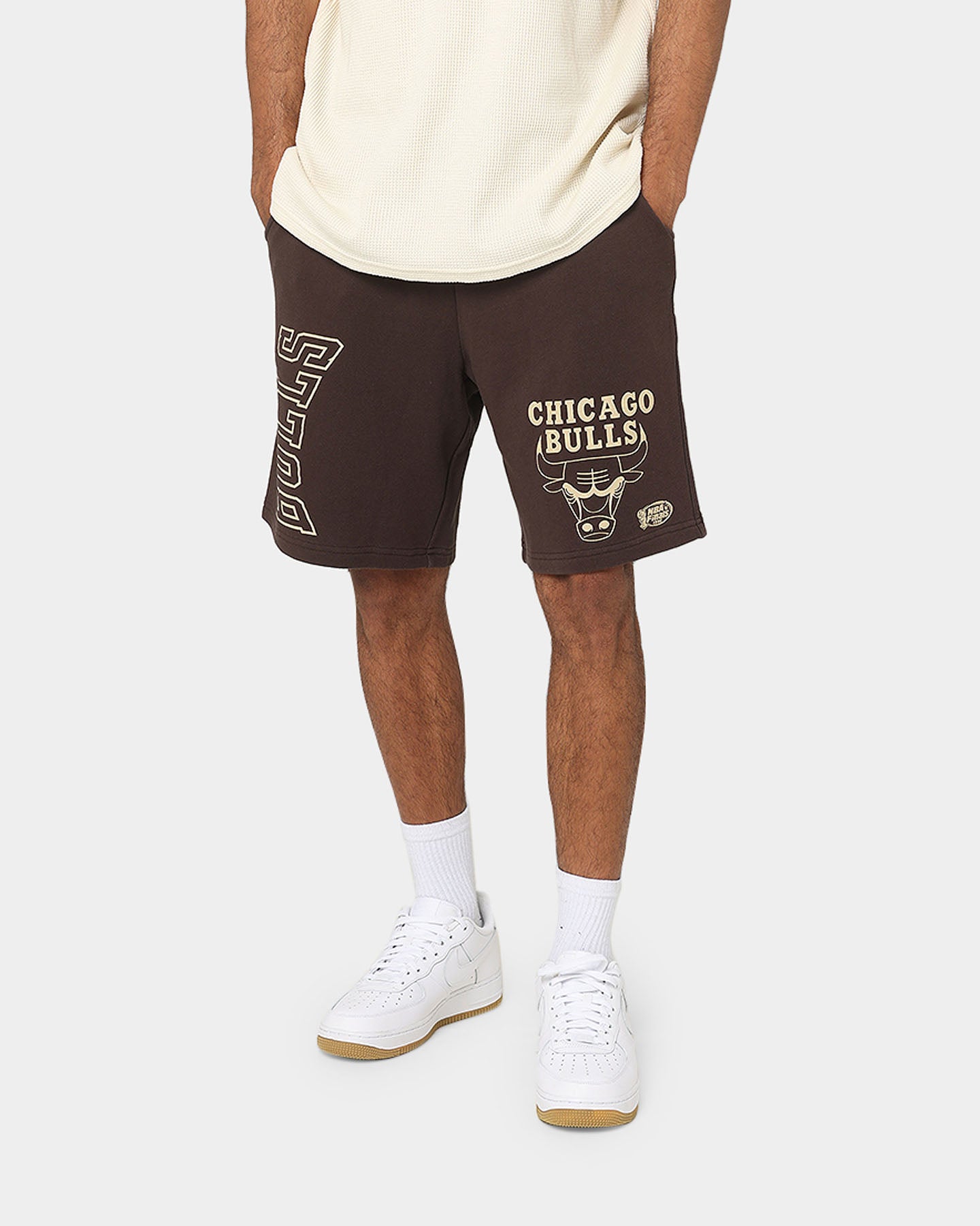 Mitchell & Ness Chicago Bulls Shorts Baroque Brown | Culture Kings US