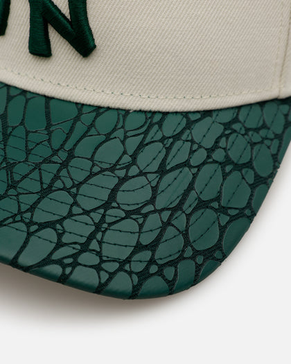 New Era New York Yankees 'Croc Skin 2.0' 9FORTY A-Frame Snapback Chrome/Dark Green