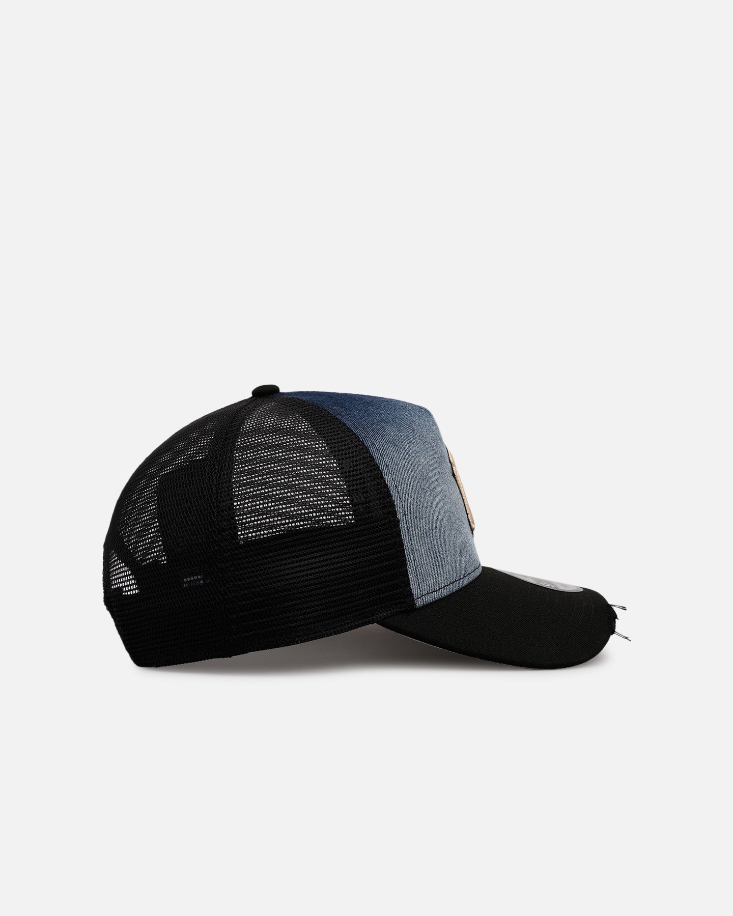 New Era New York Yankees 'Bleach' 9FORTY A-Frame Trucker Snapback