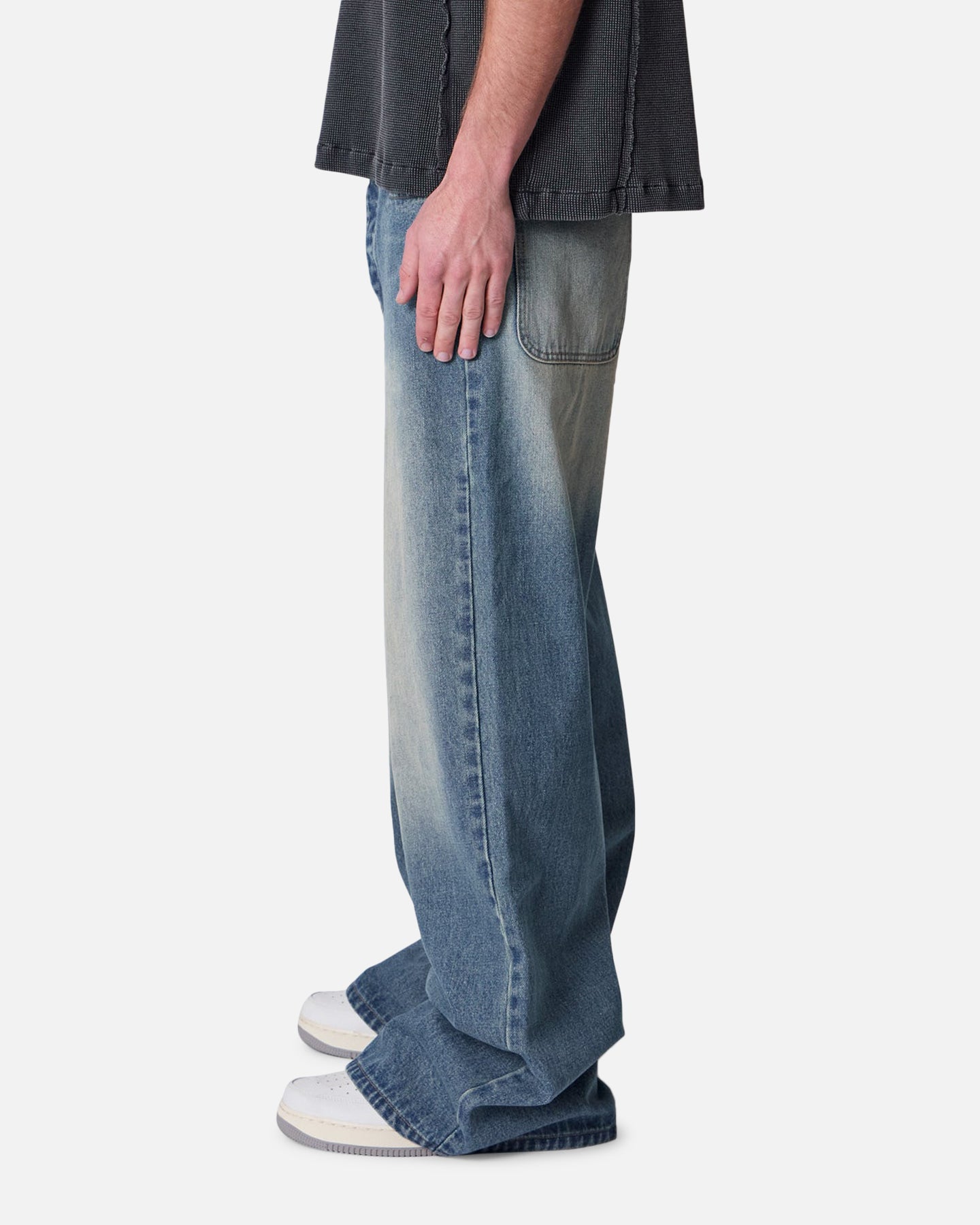 MNML Rave Washed Jeans Medium Blue | Culture Kings US